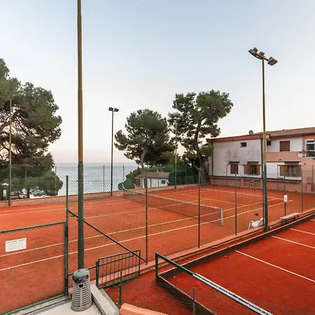 C22 Beachfront - Bath, Pool, Private Beach, Parking Free Nyaraló *