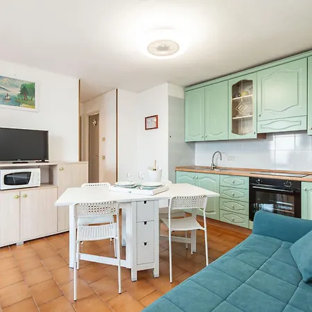 C22 Beachfront - Bath, Pool, Private Beach, Parking Free Marina dʼAndora