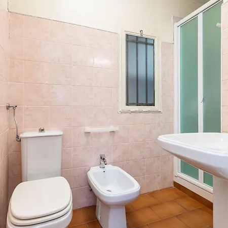C22 Beachfront - Bath, Pool, Private Beach, Parking Free Marina dʼAndora