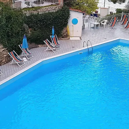 C22 Beachfront - Bath, Pool, Private Beach, Parking Free * Andora
