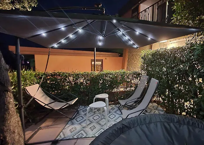 Hébergement de vacances C22 Beachfront - Bath, Pool, Private Beach, Parking Free