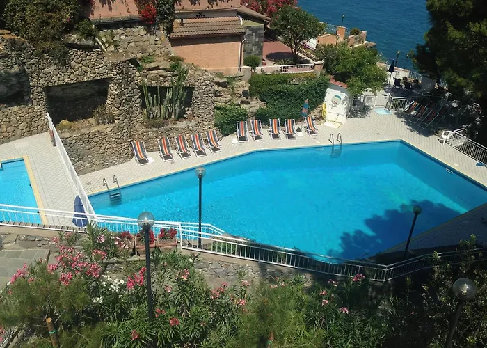 Hébergement de vacances C22 Beachfront - Bath, Pool, Private Beach, Parking Free Marina dʼAndora